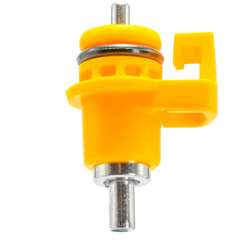 Nipple PLJ Baixa Vazão Pleyades para sistemas automáticos de hidratação avícola com fornecimento controlado de água para aves.